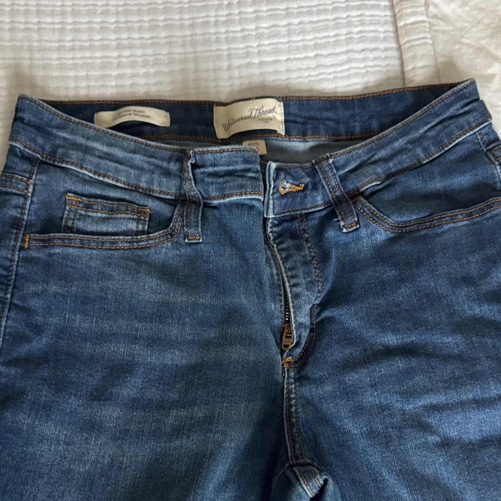 Universal thread Blue Slim Fit Jeans